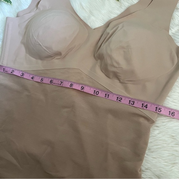 Honeylove LiftWear Wide Strap Tank in Sand Neutral Size 1X Plus - Picture 6 of 9